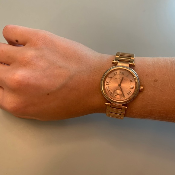 MICHAEL KORS ROSE GOLD WATCH